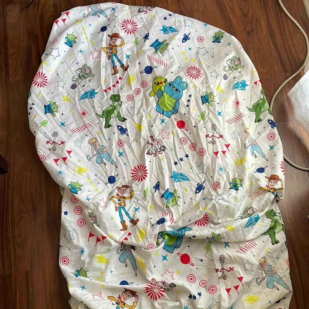 Toy Story 4 fitted sheet (TWIN) & shirts